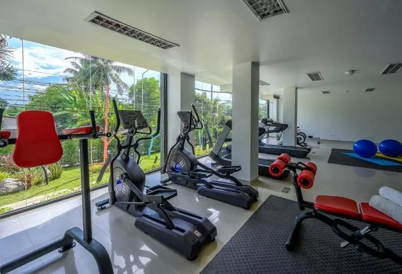 Maikhao Hotel, Phuket