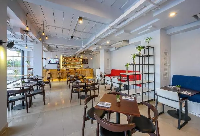 Maikhao Hotel, Phuket