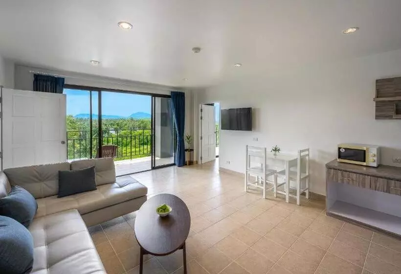 Maikhao Hotel, Phuket