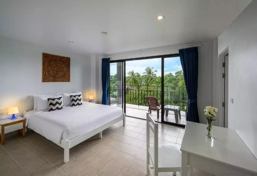 Maikhao Hotel, Phuket