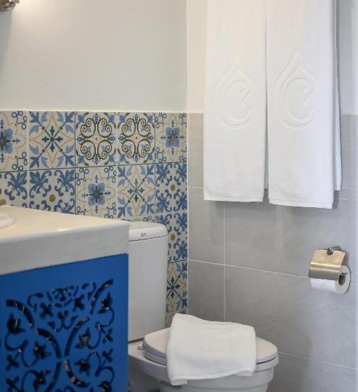 Maikhao Hotel, Phuket