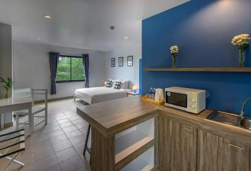 Maikhao Hotel, Phuket