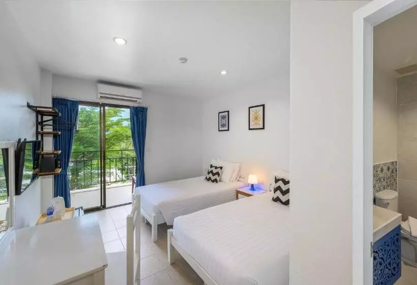 Maikhao Hotel, Phuket