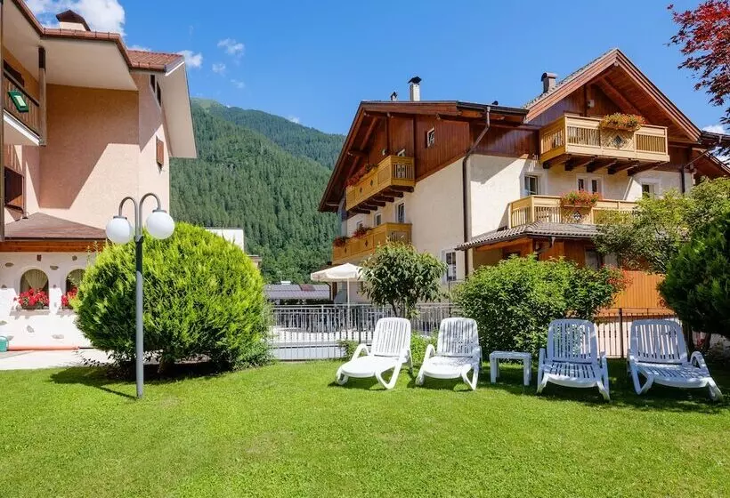 호텔 Albergo Dimaro Wellness