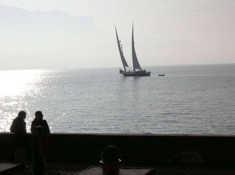 فندق De La Vieille Tour