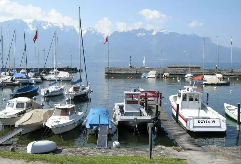 هتل De La Vieille Tour