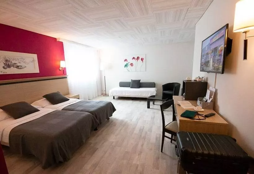 هتل De La Vieille Tour