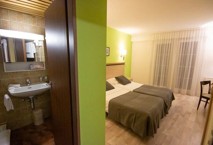 فندق De La Vieille Tour