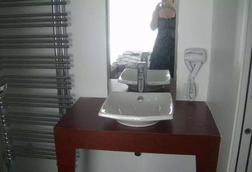 Отель Domaine De Kermodest