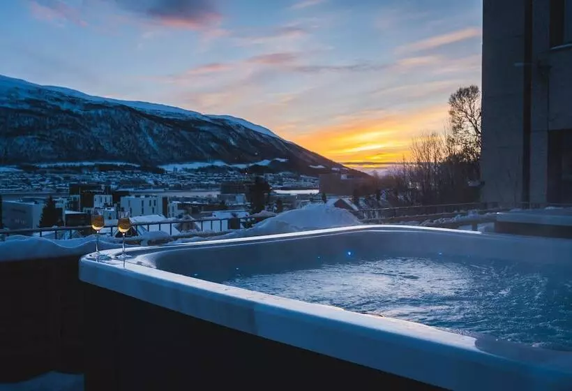 Enter St Elisabeth Hotel & Spa