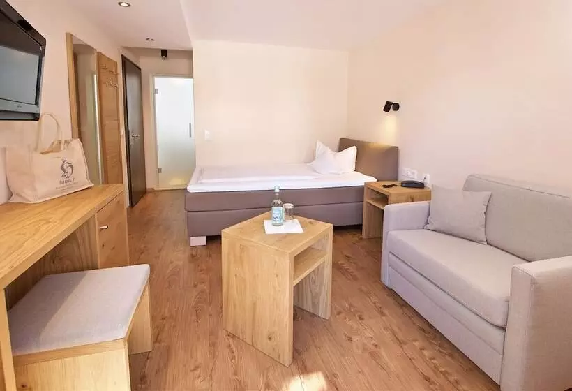 בית מלון כפרי Hirsch