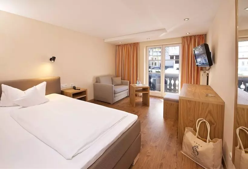 בית מלון כפרי Hirsch