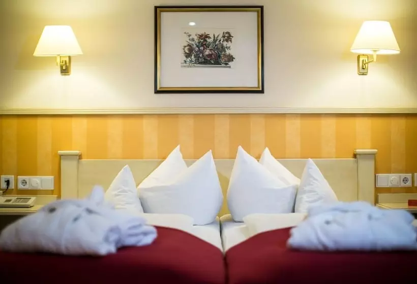 בית מלון כפרי Hirsch