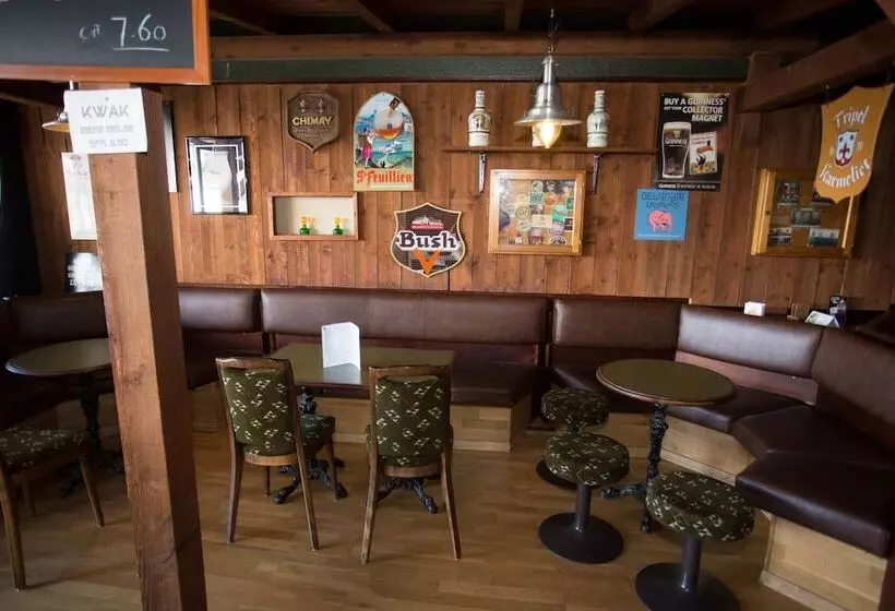 هتل Hôtel Du Port