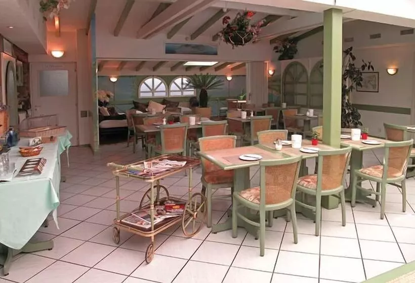 هتل Hôtel Du Port