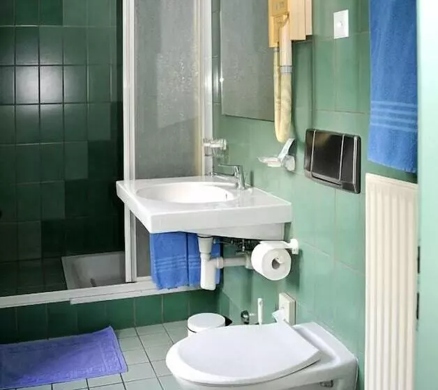 هتل Hôtel Du Port