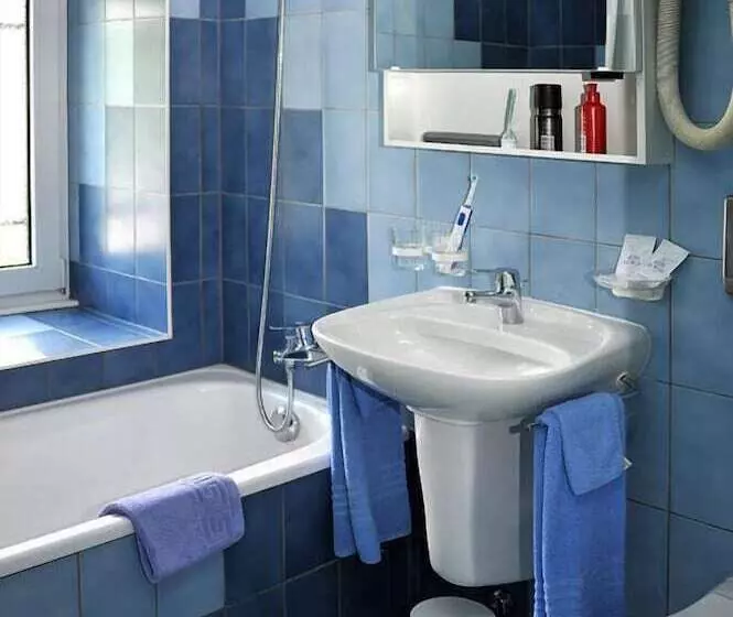 هتل Hôtel Du Port