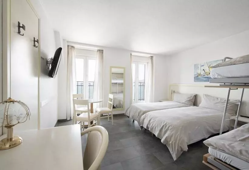 هتل Hôtel Du Port