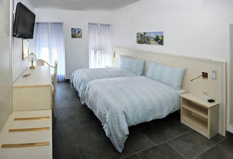 בית מלון כפרי Hôtel Du Port