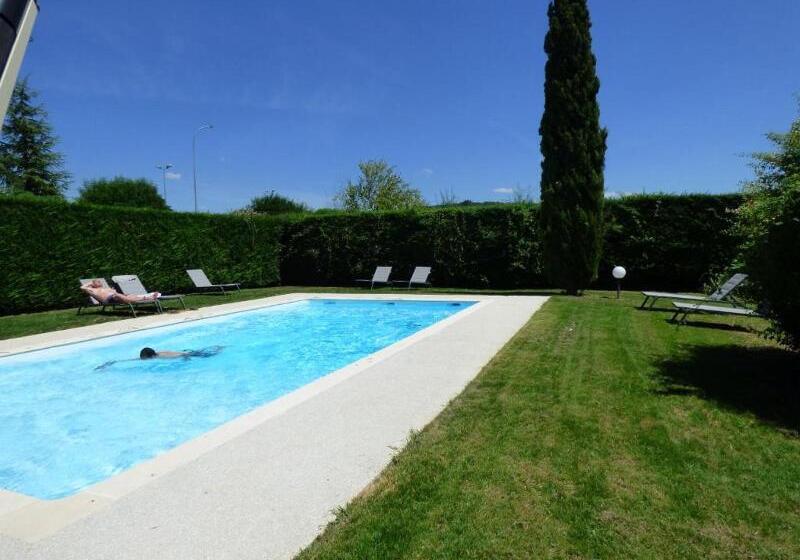 فندق Inspiration By Balladins Villefranche De Rouergue