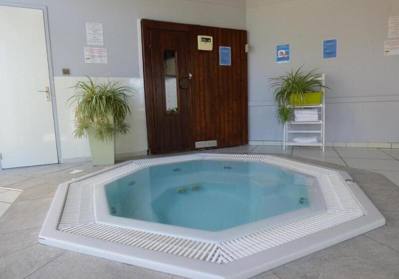 فندق Inspiration By Balladins Villefranche De Rouergue