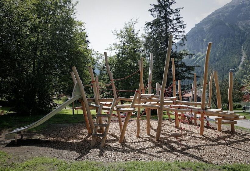 ホテル Kurhaus Bergün