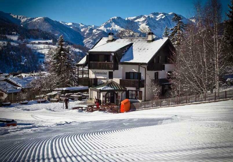 בית מלון כפרי La Fontaine