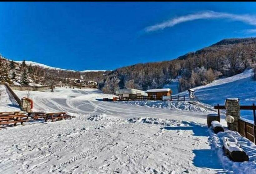 בית מלון כפרי La Fontaine