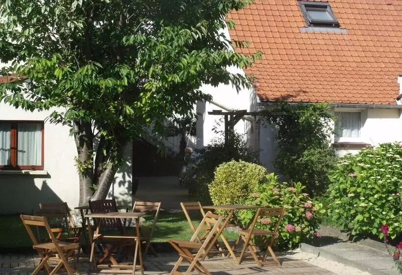 Отель Le Clos Robinson