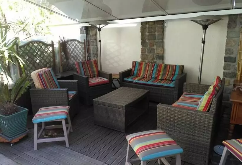 Отель Le Clos Robinson