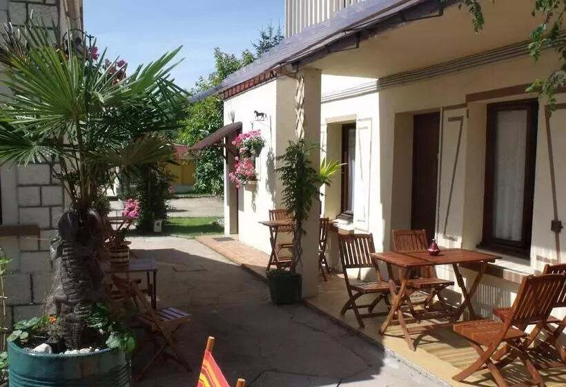 Отель Le Clos Robinson