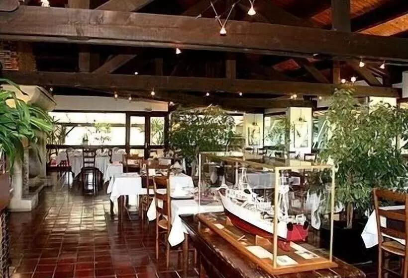 酒店 Hôtel Restaurant La Belle Poule Contact