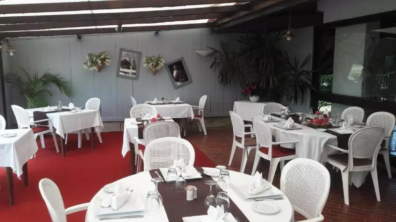 酒店 Hôtel Restaurant La Belle Poule Contact