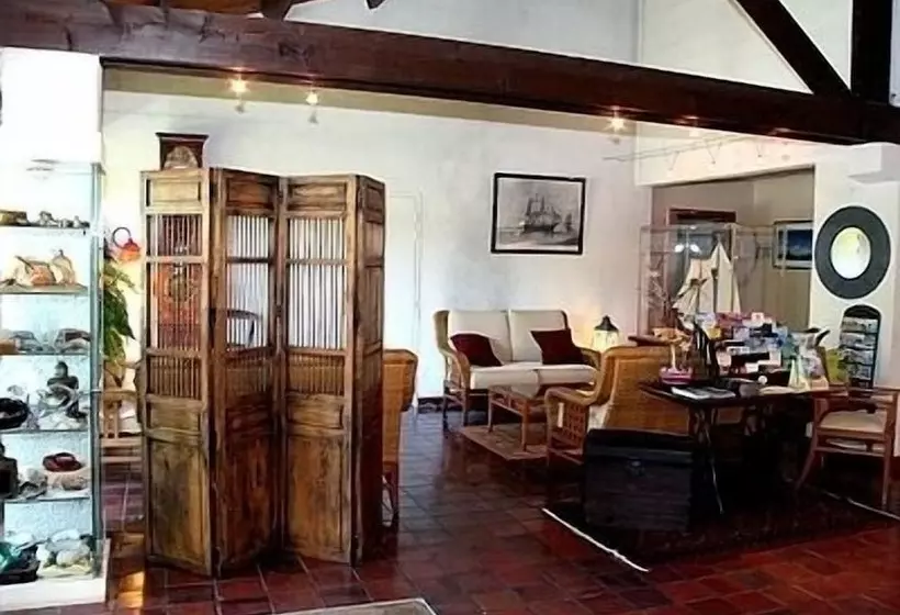 酒店 Hôtel Restaurant La Belle Poule Contact