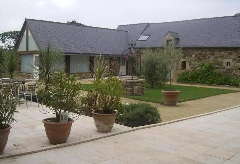 Отель Domaine De Kermodest