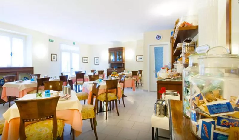 هتل Miralago B&b And Apartments