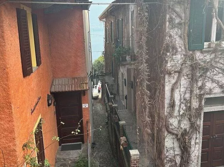 هتل Miralago B&b And Apartments