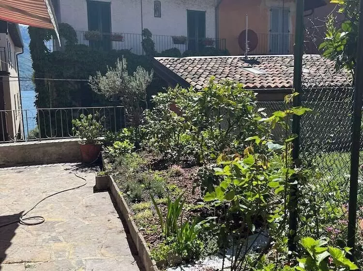 هتل Miralago B&b And Apartments