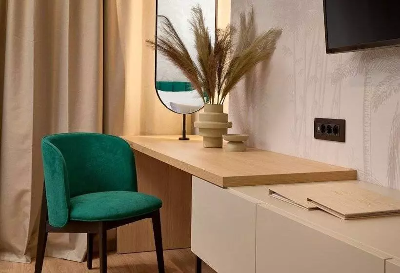 هتل Moeesy, Blue & Green Oasis