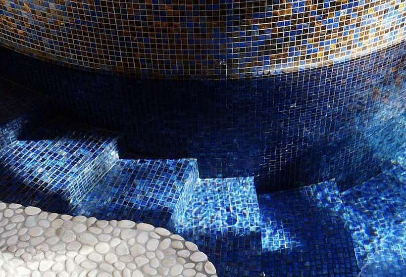 هتل Nova Park Conference