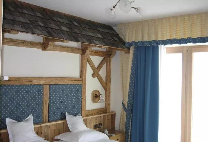 Отель Paradise Lodge