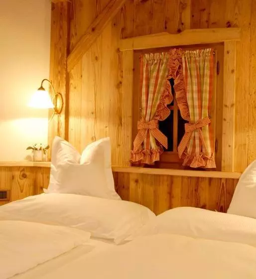 Отель Paradise Lodge