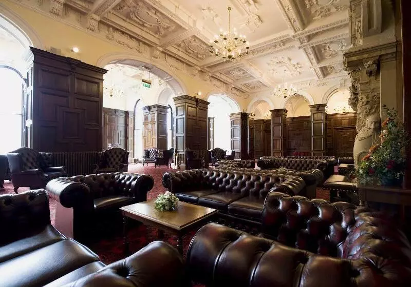 Отель Stoke Rochford Hall