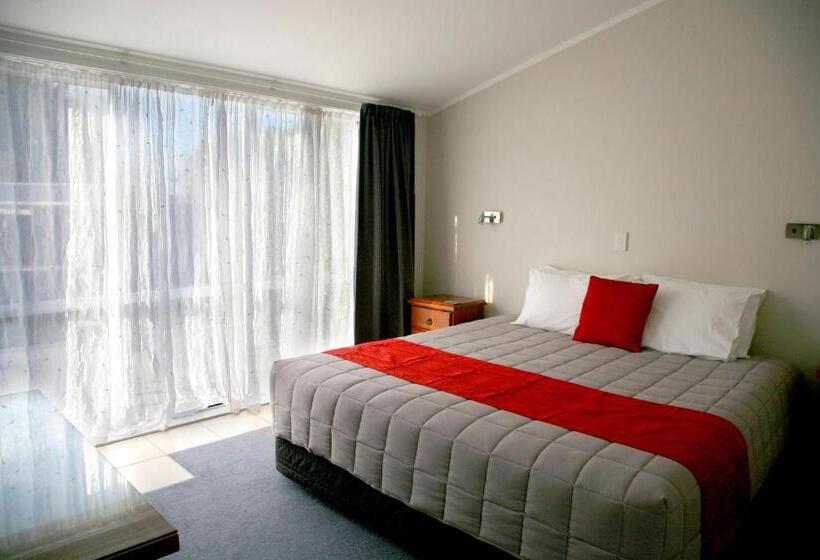 מוטל Touchwood Motor Lodge