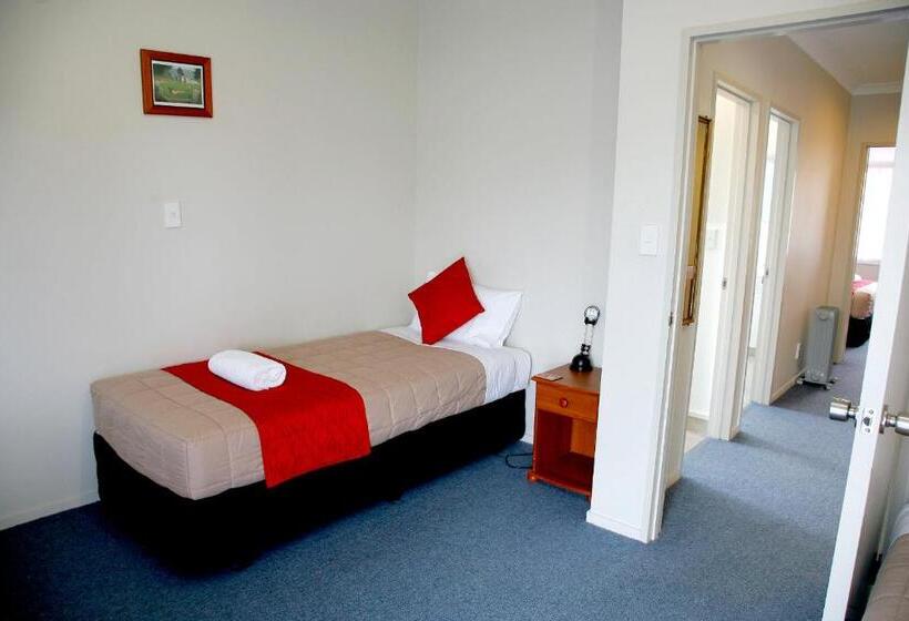 מוטל Touchwood Motor Lodge