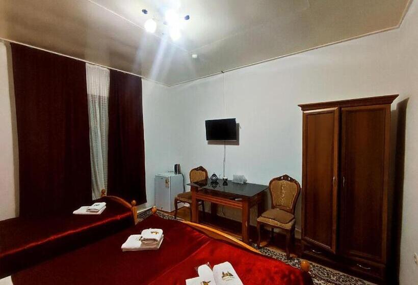 Boutique Hotel Parvina