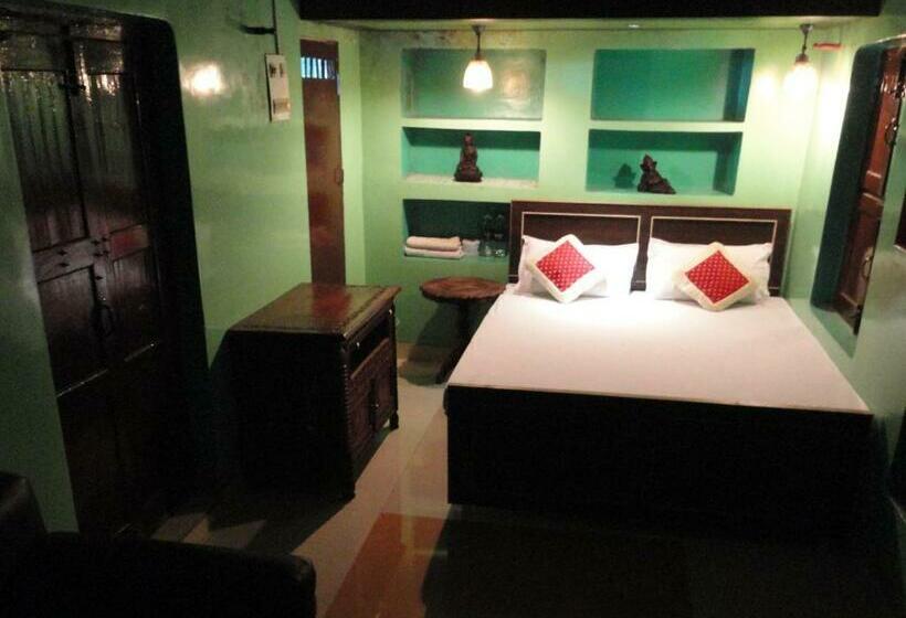 פנסיון Shiva Guest House