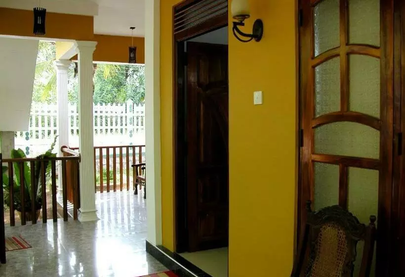 Majatalo Sigiri Regal Residence