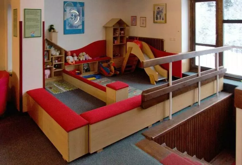 هتل Harrachov Inn