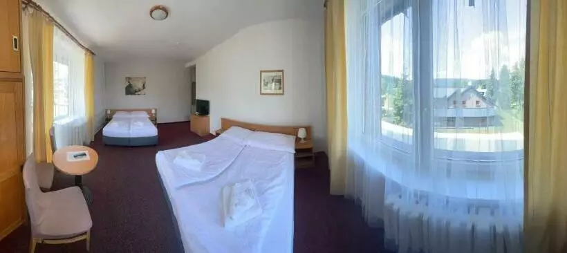 هتل Harrachov Inn